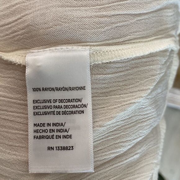 Cream button lace trim embroidered roses elastic bottom sleeve 100 rayon new - Picture 5 of 5